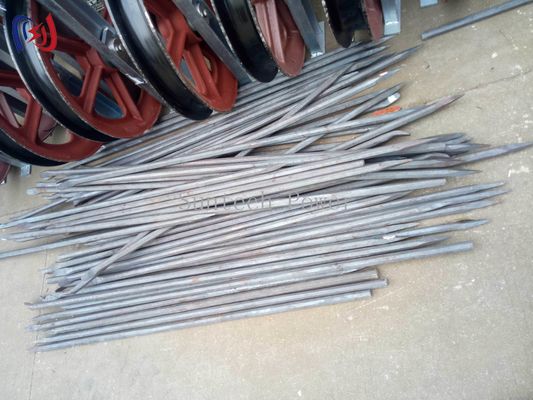 Demolition Crowbar With Flat Curved Ends For Versatile Prying