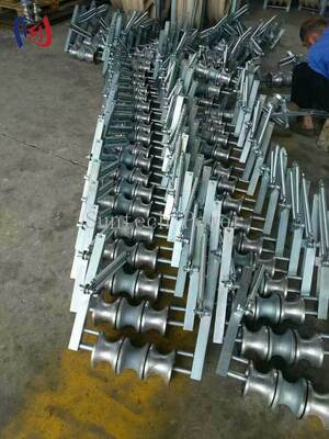 Professional Three Sheaves Stringing Block for Simultaneous Pulling of Three Phase Conductors with 5KN Rated Load and Nylon Sheave